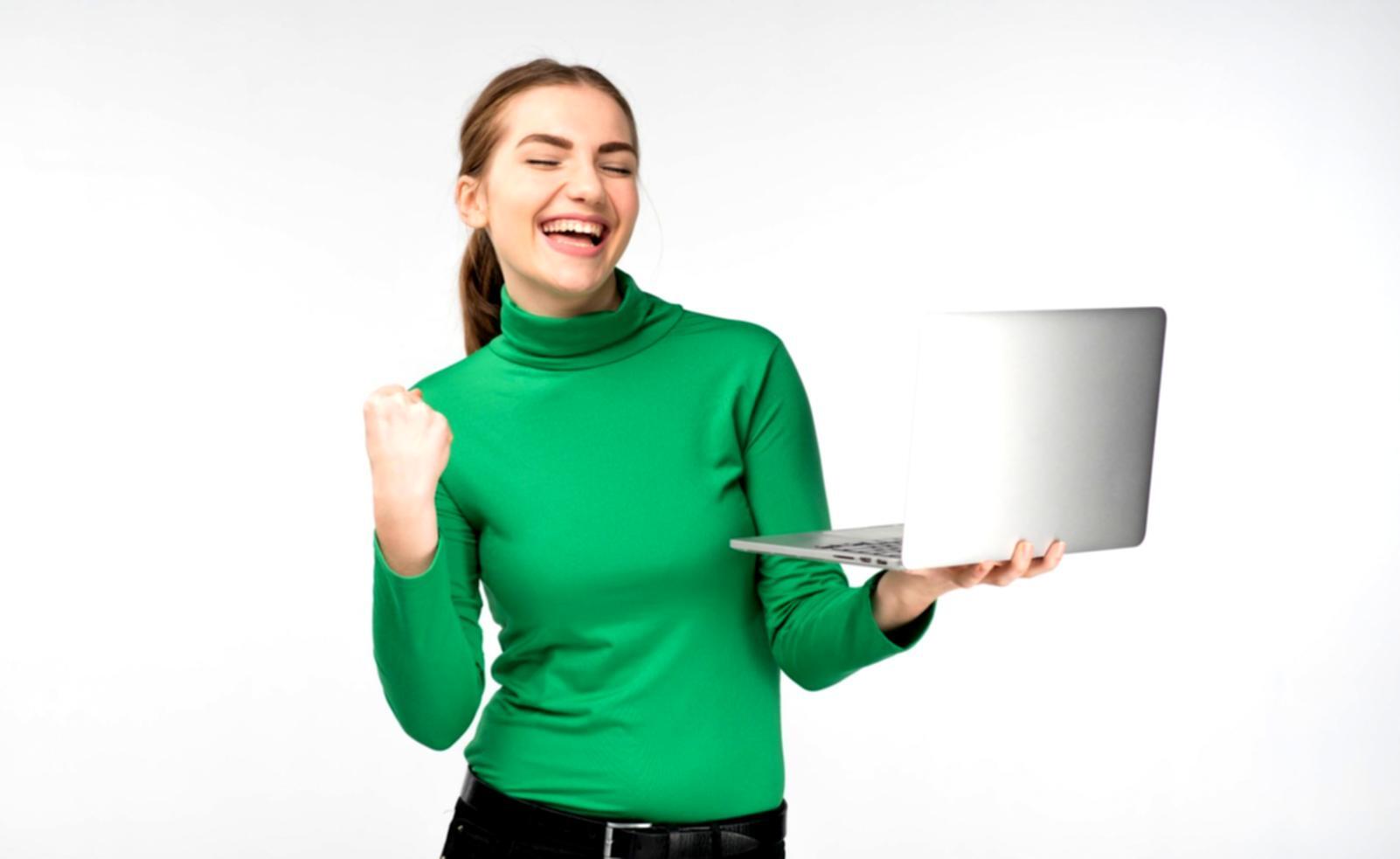 Étudiants travaillant sur des projets financiers collaboratifs